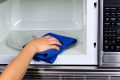 Cách vệ sinh lò vi sóng đúng cách, an toàn và hiệu quả